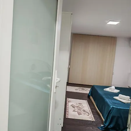 Apartment D&i *